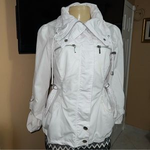 🩷🩷🩷 Dots white jacket size S it is like M